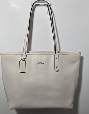 Coach City Zip Tote Chalk Pebbled Leather Shoulder Bag Gold Zip Purse Womens